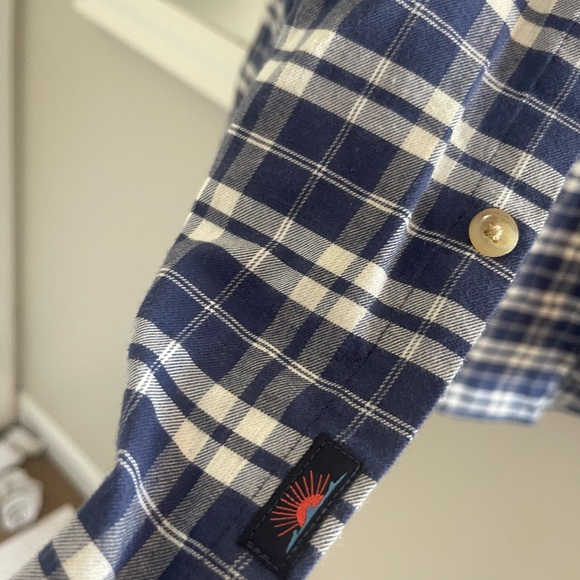 Faherty Movement Featherweight Flannel NWT - Picture 4 of 4